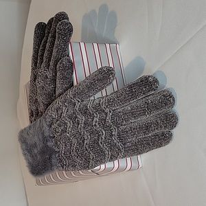 NWOT Faux fur lined gloves
